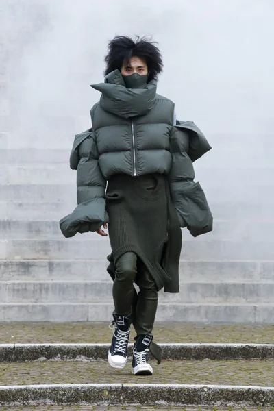 Look 19